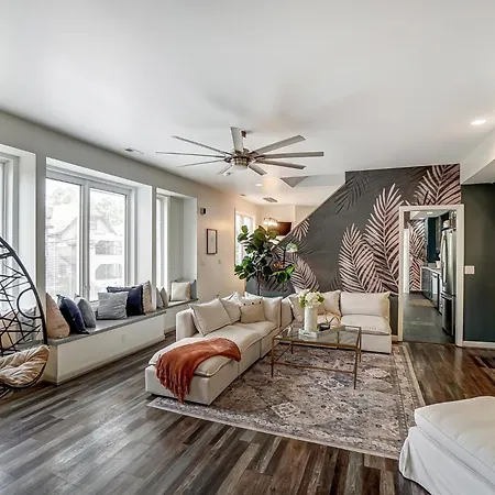 Sleeps 17 Cincy Event House Villa